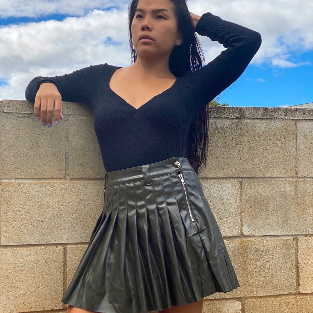 Cute mini green leather skirt